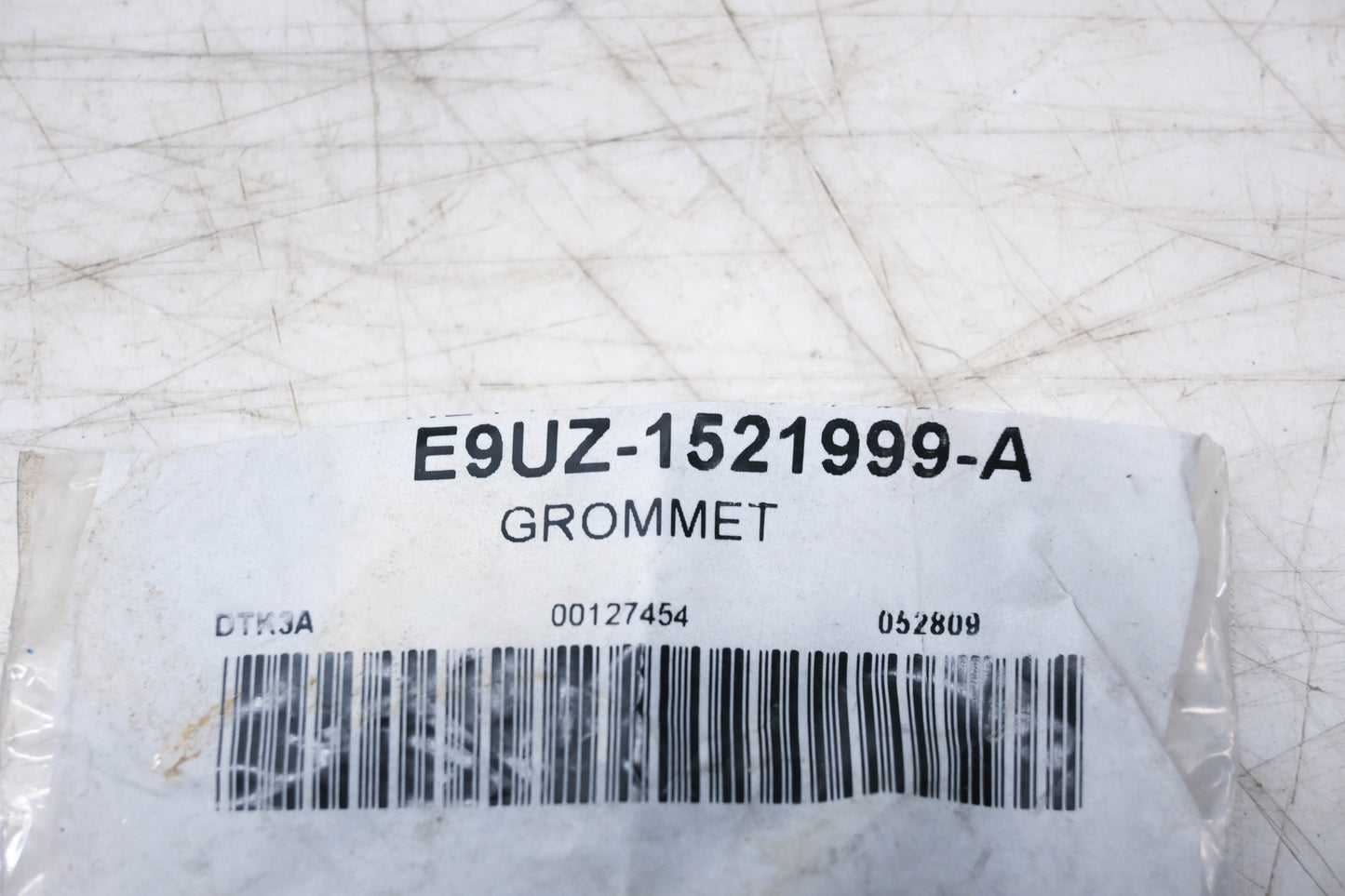 New OEM Ford E9UZ-1521999-A Sliding Door Lock Knob Grommet NOS