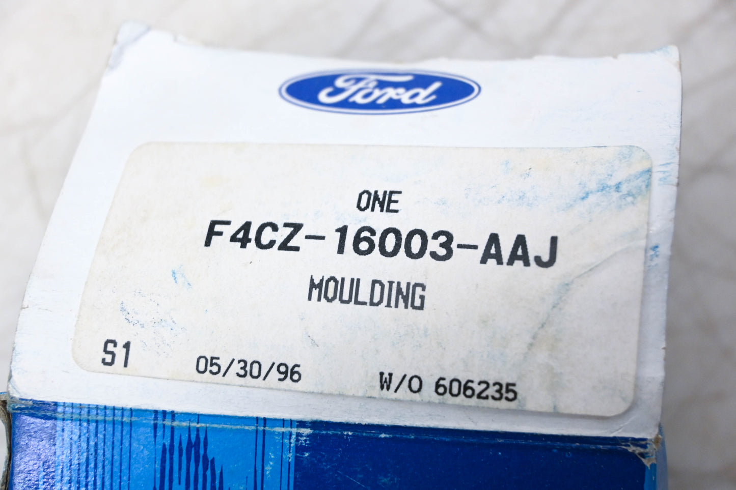 New OEM Ford F4CZ-16003-AAJ Right Side Front Fender Trim Moulding NOS