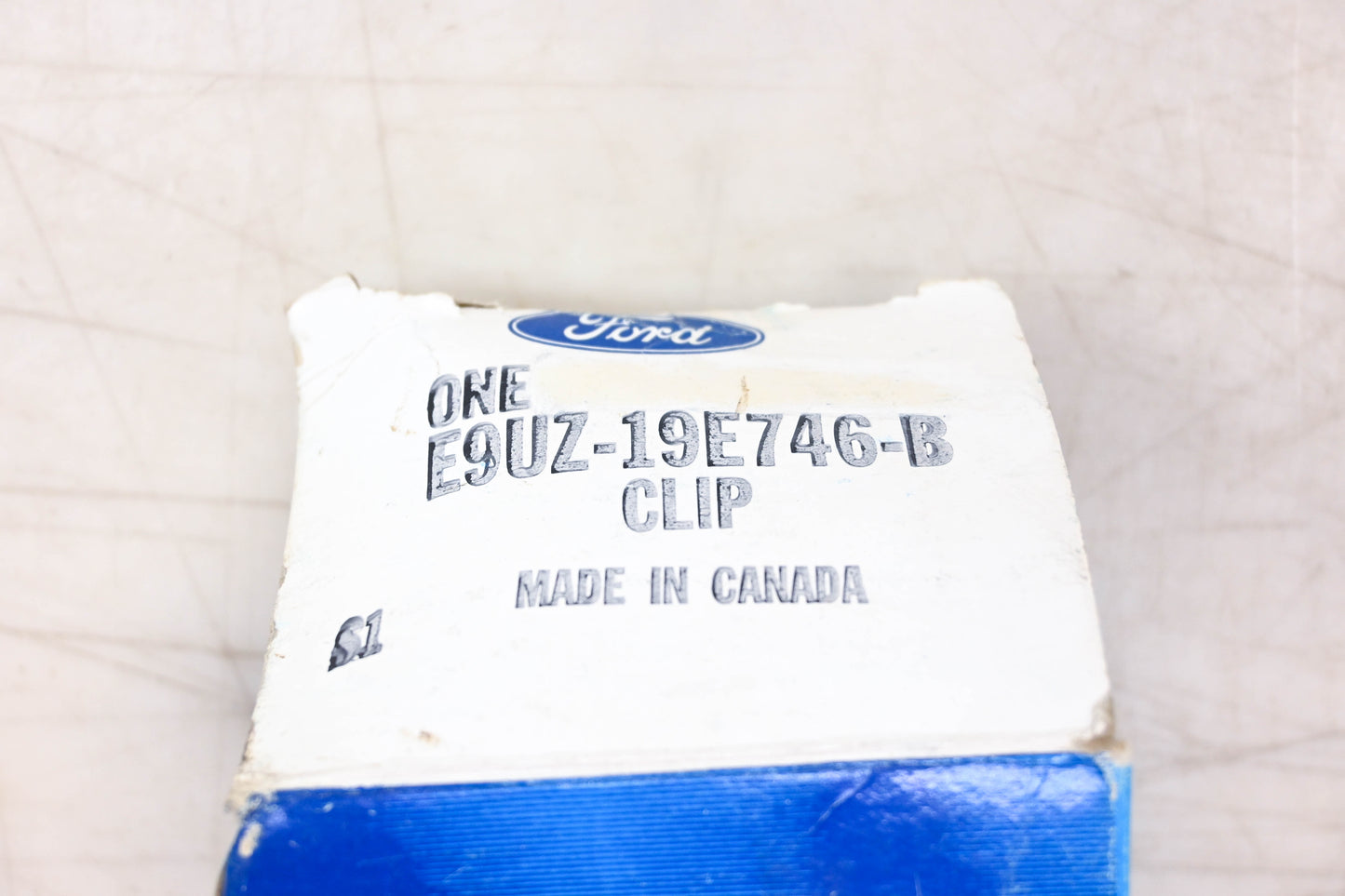 New OEM Ford E9UZ-19E746-B Clip NOS