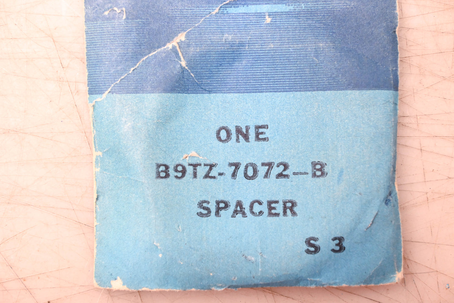 New OEM Ford B9TZ-7072-B Output Shaft Washer NOS