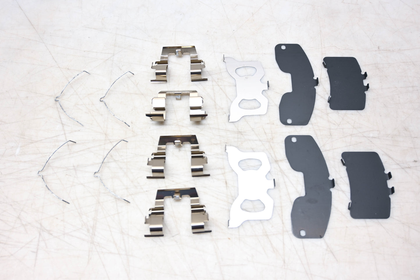 New OEM Ford E92Z-2B321-B Front Disc Brake Pad Clip Kit NOS