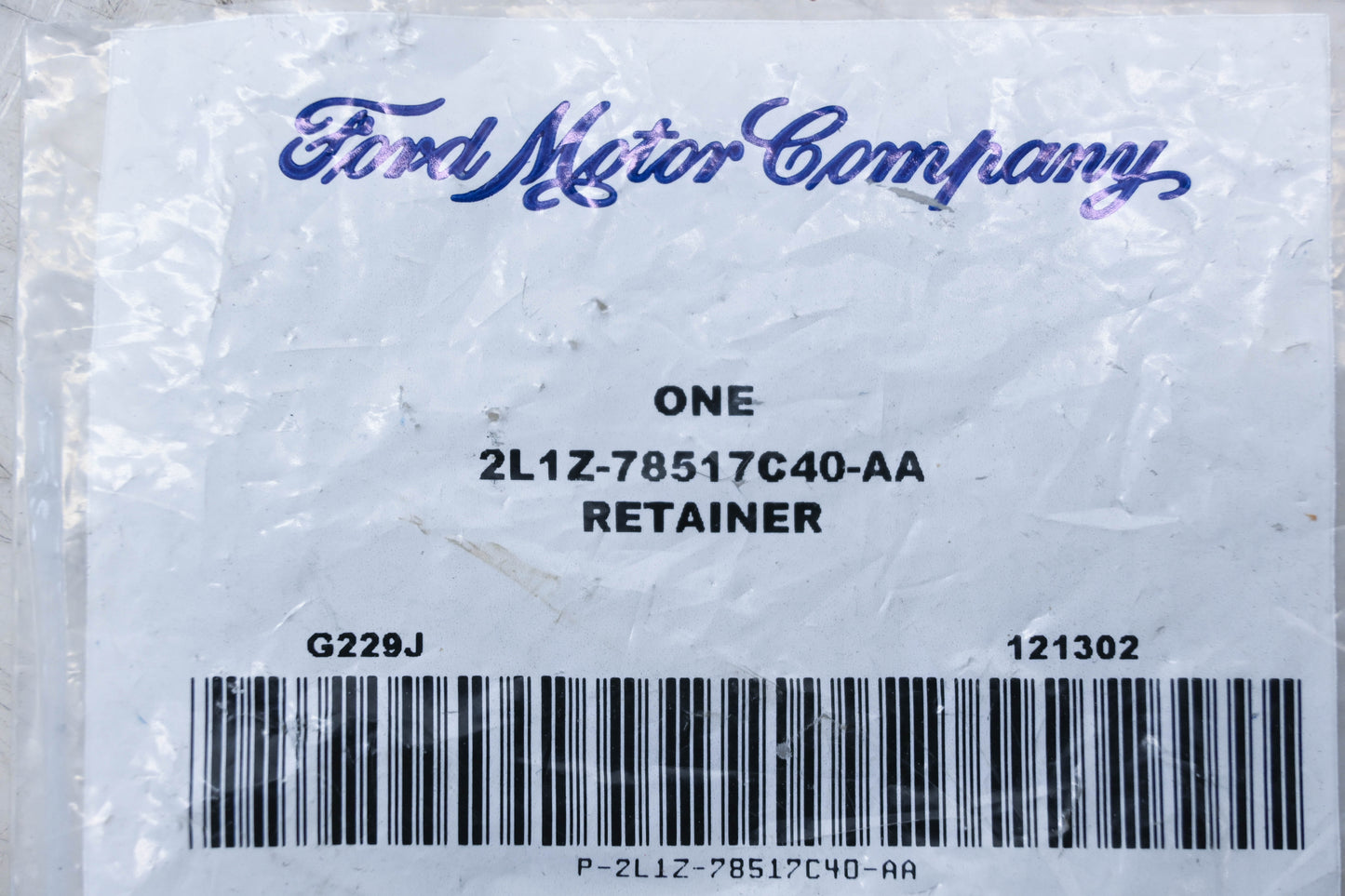 New OEM Ford 2L1Z-78517C40-AA Retainer NOS