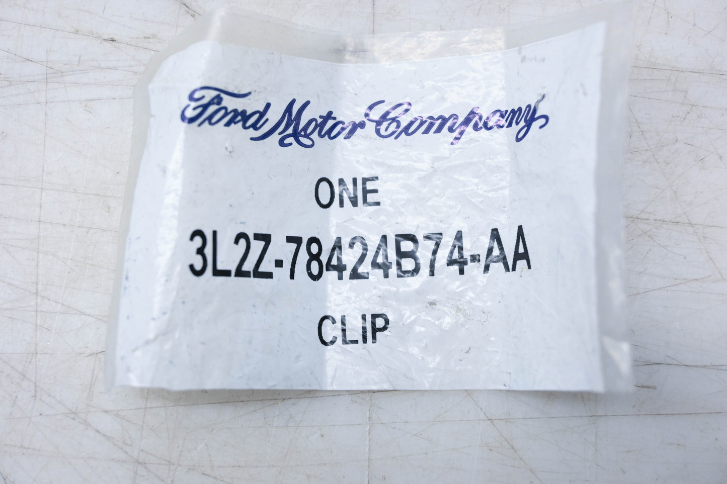 New OEM Ford 3L2Z-78424B74-AA Special Clip NOS