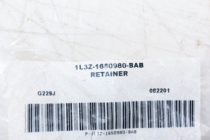 New OEM Ford 1L3Z-1650980-BAB Exterior Retaining Pin NOS