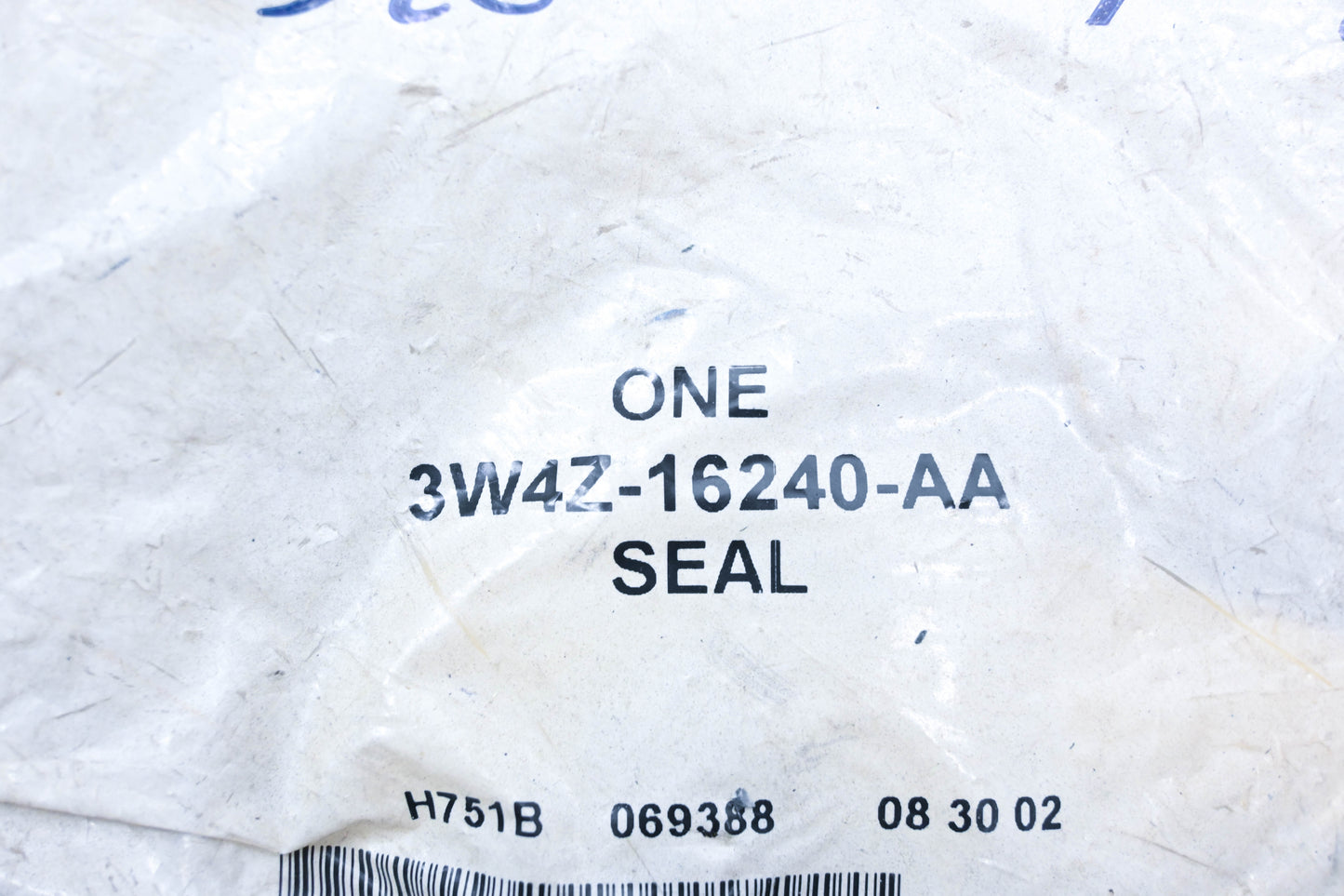 New OEM Ford 3W4Z-16240-AA Right Side Front Fender Seal NOS