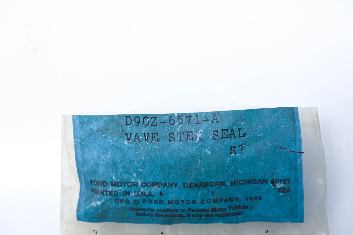 New OEM Ford D9OZ-6571-A Valve Stem Seals Qty 8 NOS