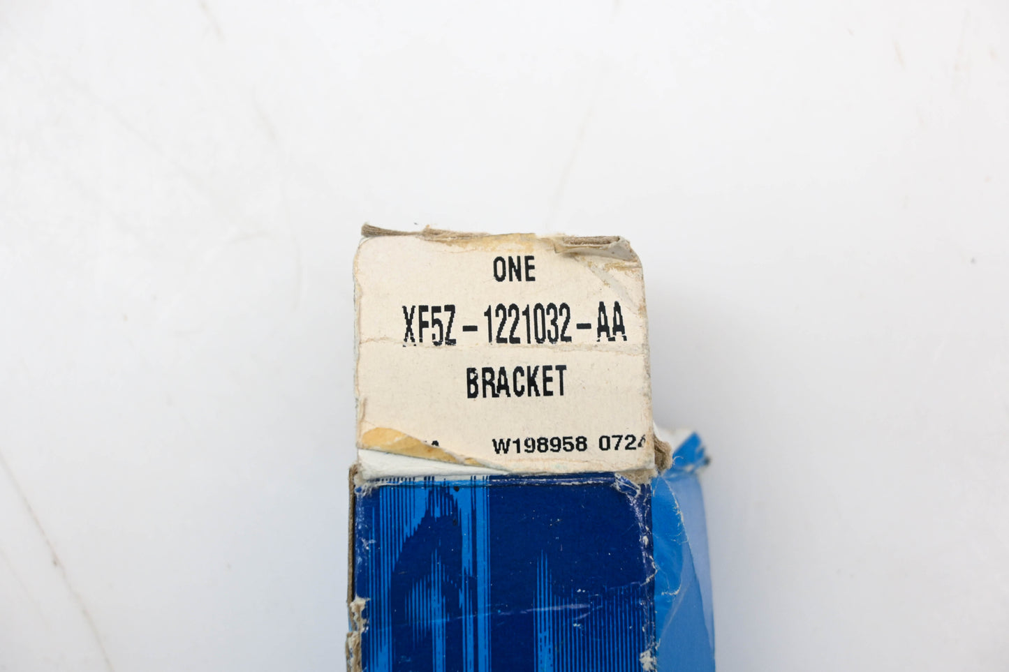 Ford XF5Z-1221032-AA Bracket NOS