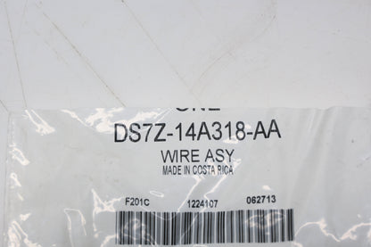 Ford DS7Z-14A318-AA Lamp Socket & Wire Assembly NOS