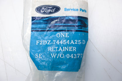 New OEM Ford F2DZ-74454A25-D Retainer NOS