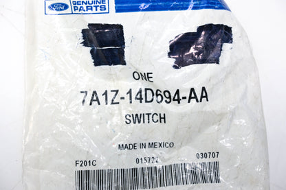 New OEM Ford 7A1Z-14D694-AA Seat Heat Switch Assembly NOS
