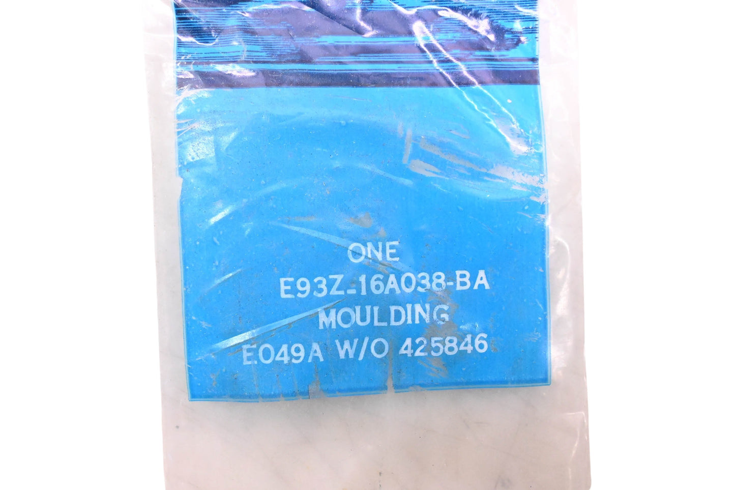 New OEM Ford E93Z-16A038-BA Right Side Fender Moulding NOS