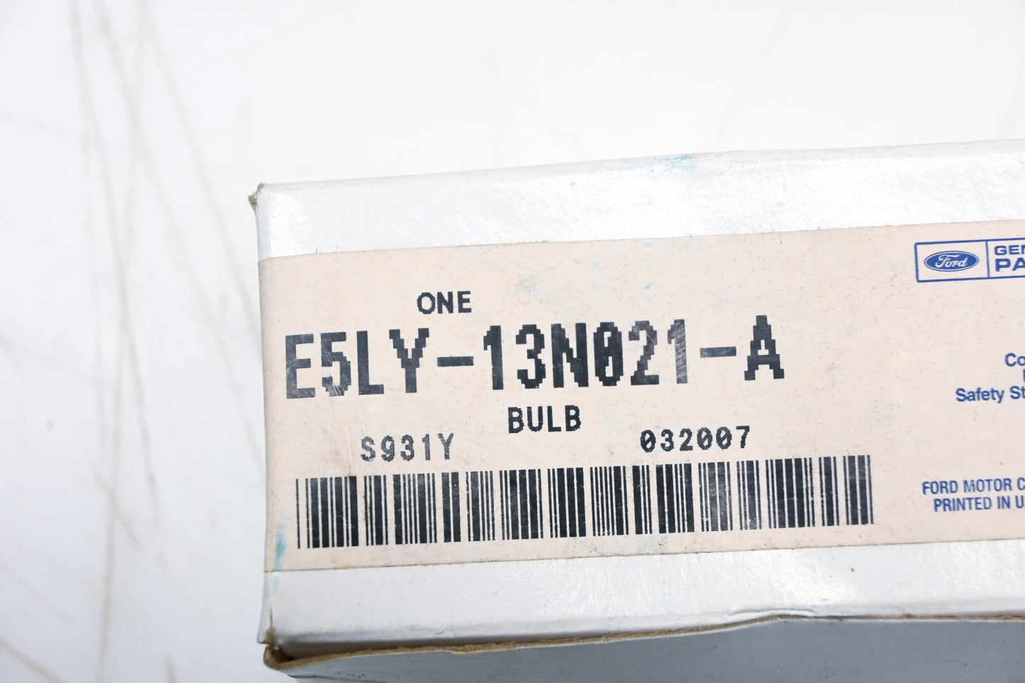 New OEM Ford E5LY-13N021-A Headlamp Bulb Assembly NOS