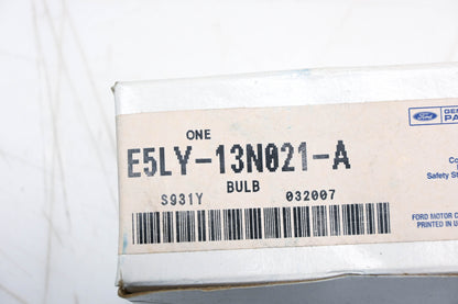New OEM Ford E5LY-13N021-A Headlamp Bulb Assembly NOS