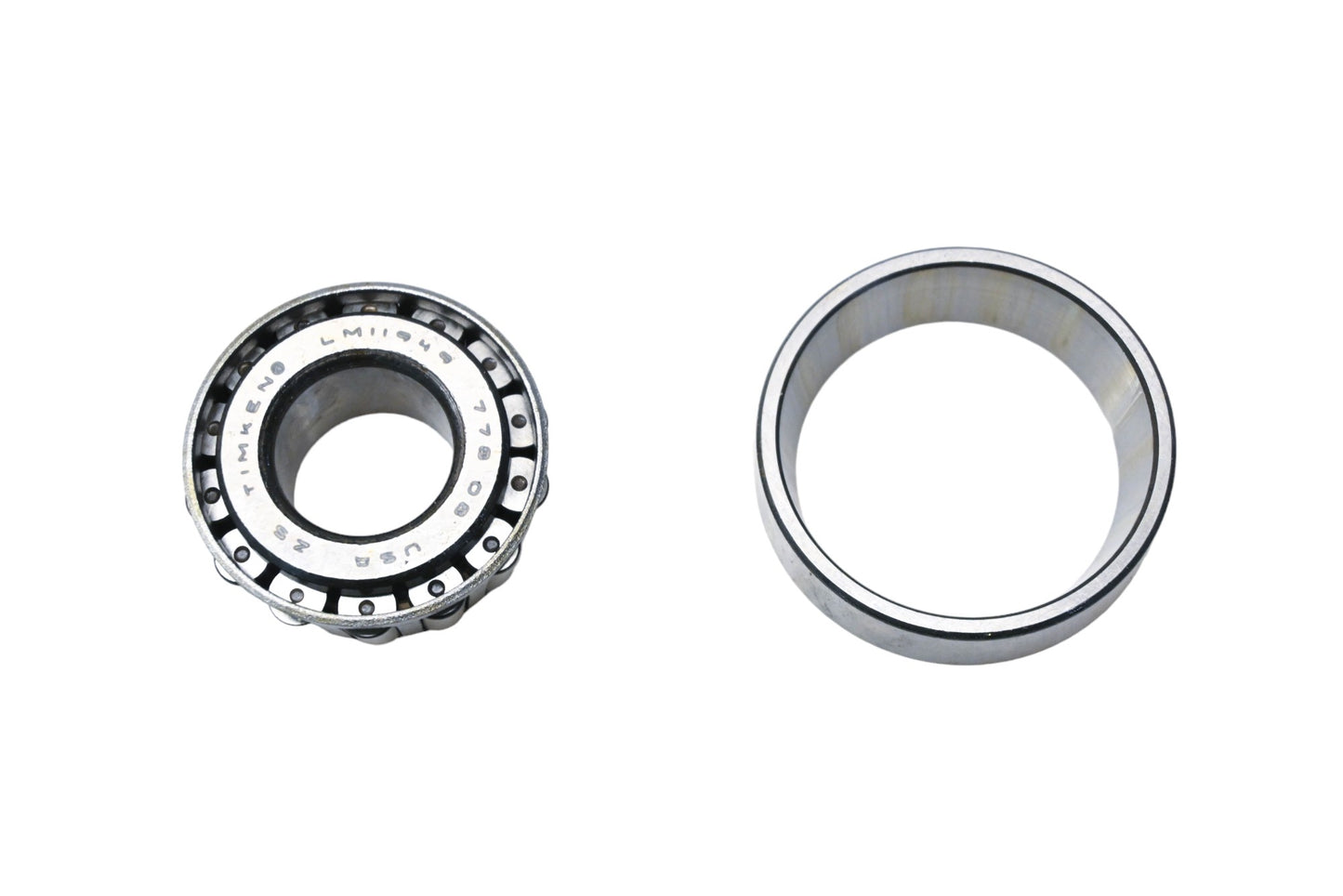 New OEM Ford EOZZ-7F431-A Wheel Bearing & Race Assembly NOS