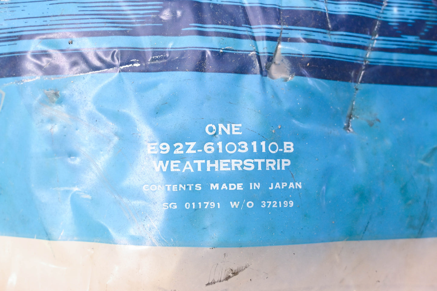 New OEM Ford E92Z-6103110-B Windshield Weatherstrip NOS