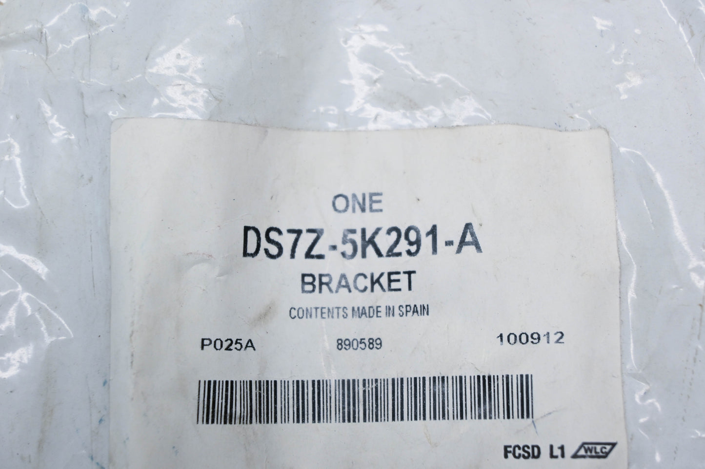 New OEM Ford DS7Z-5K291-A Rear Exhaust Pipe Mounting Bracket NOS
