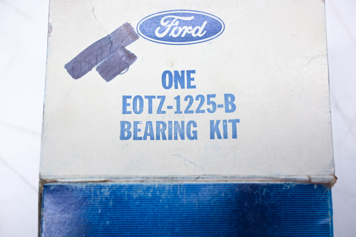 New OEM Ford EOTZ-1225-B Rear Wheel Bearing Kit NOS