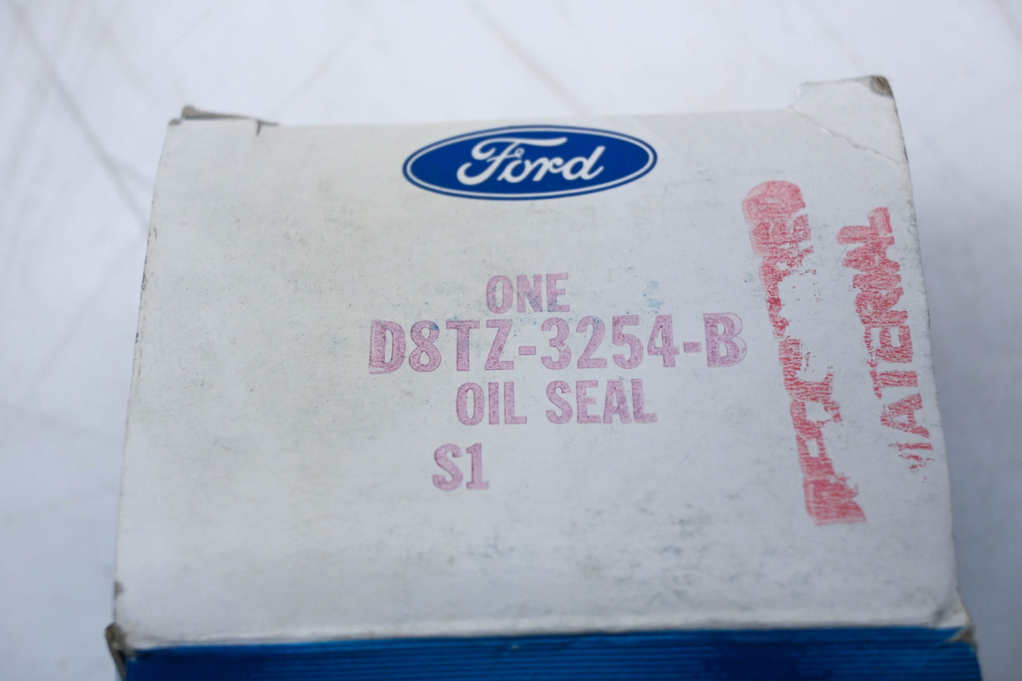 New OEM Ford D8TZ-3254-B Drive Axle Shaft Oil Seal NOS