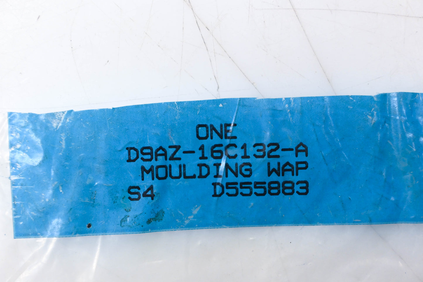 New OEM Ford D9AZ-16C132-A Right Side Fender Trim Moulding Kit NOS