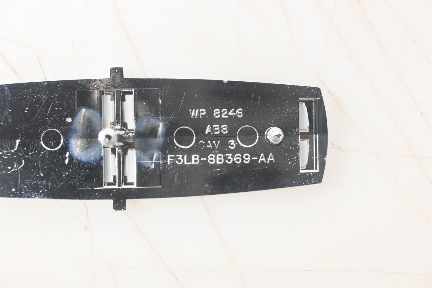 New OEM Ford F3LB-8B369-AA Lincoln Grille Emblem NOS