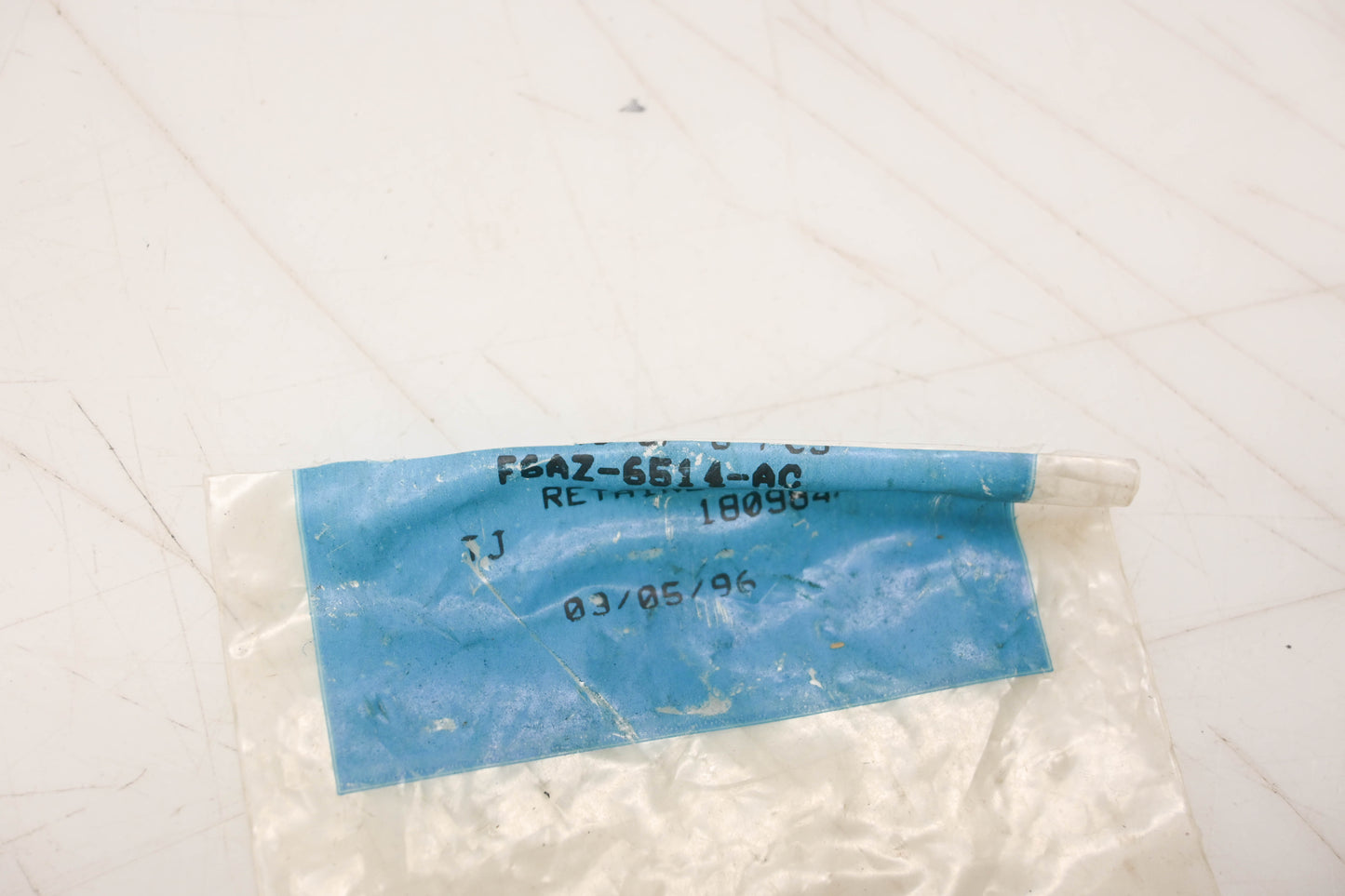 New OEM Ford F6AZ-6514-AC Valve Spring Retainer/ Keeper NOS