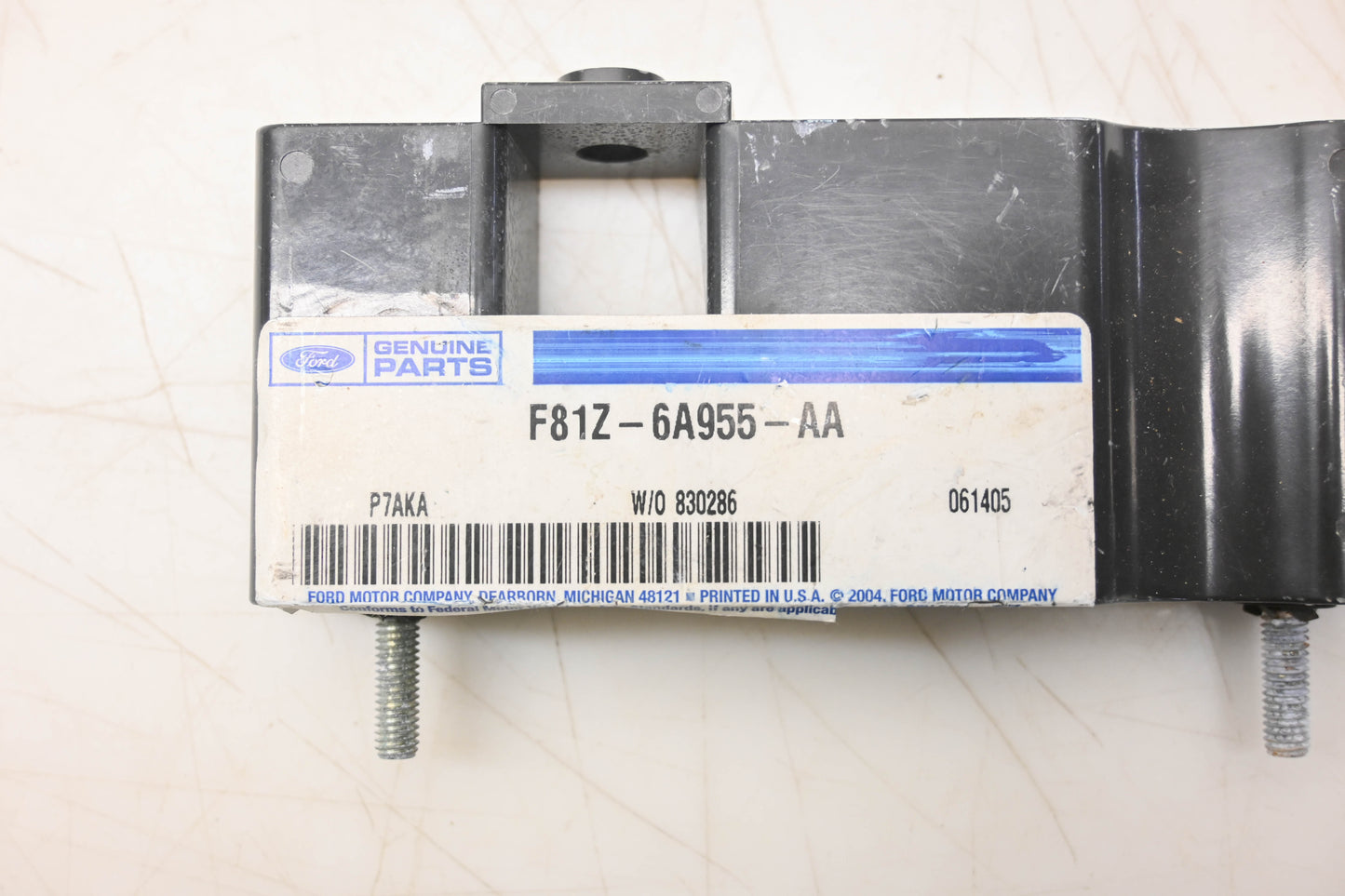 New OEM Ford F81Z-6A955-AA Intake Manifold Cover Bracket Assembly NOS