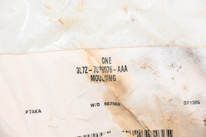 New OEM Ford 3L7Z-7829076-AAA Moulding NOS