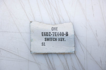 New OEM Ford E6DZ-7E440-B Oil Pressure Switch Assembly NOS