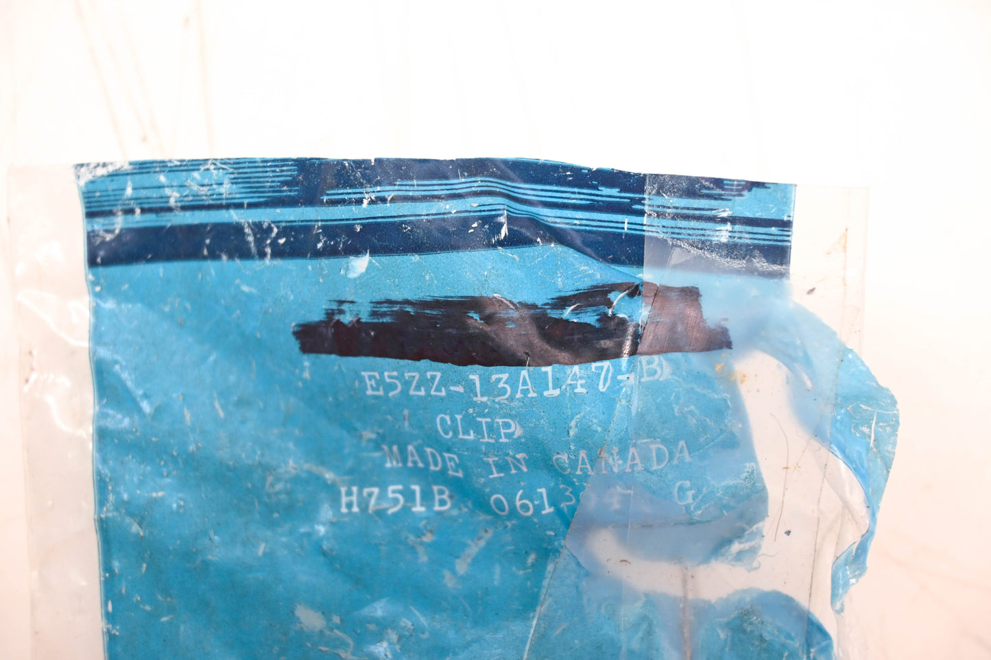 New OEM Ford E5ZZ-13A147-B Clip NOS
