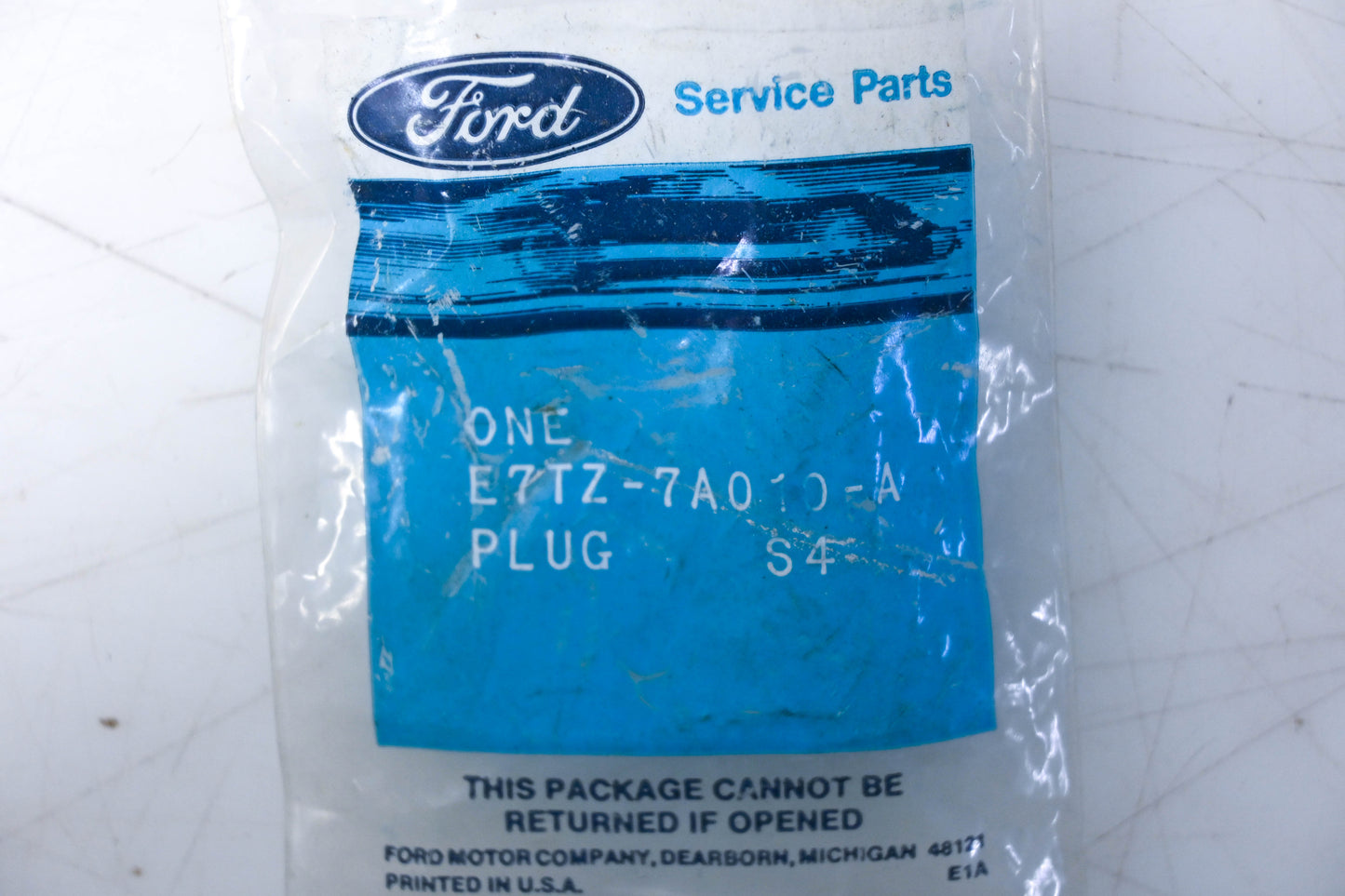 New OEM Ford E7TZ-7A010-A Plug NOS