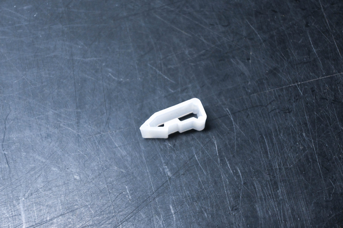 New OEM Ford E99Z-16135W00-A Retainer NOS