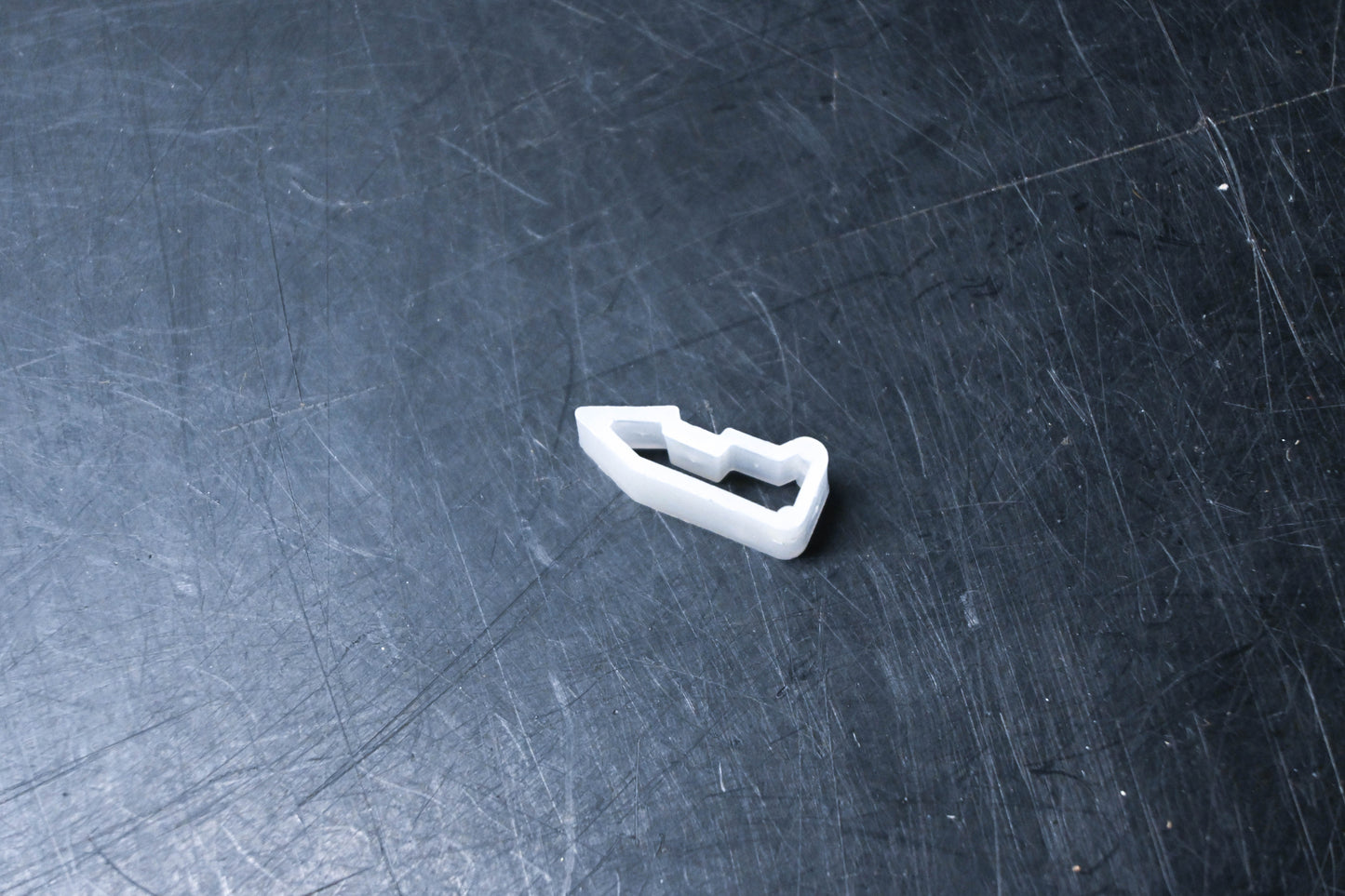 New OEM Ford E99Z-16135W00-A Retainer NOS