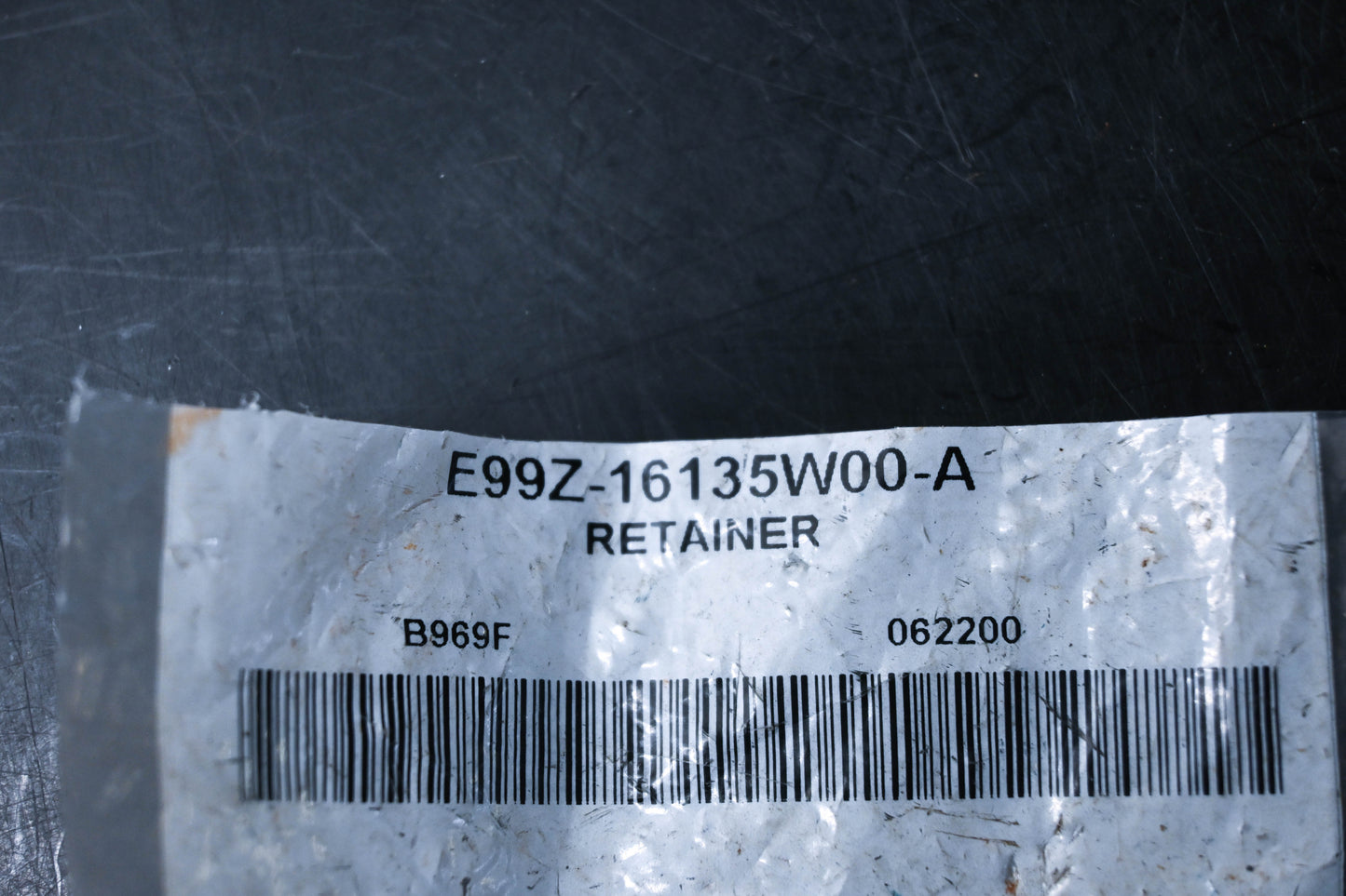 New OEM Ford E99Z-16135W00-A Retainer NOS