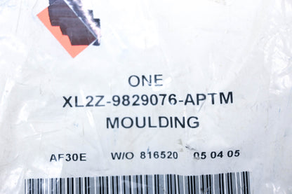 New OEM Ford XL2Z-9829076-APTM Moulding NOS