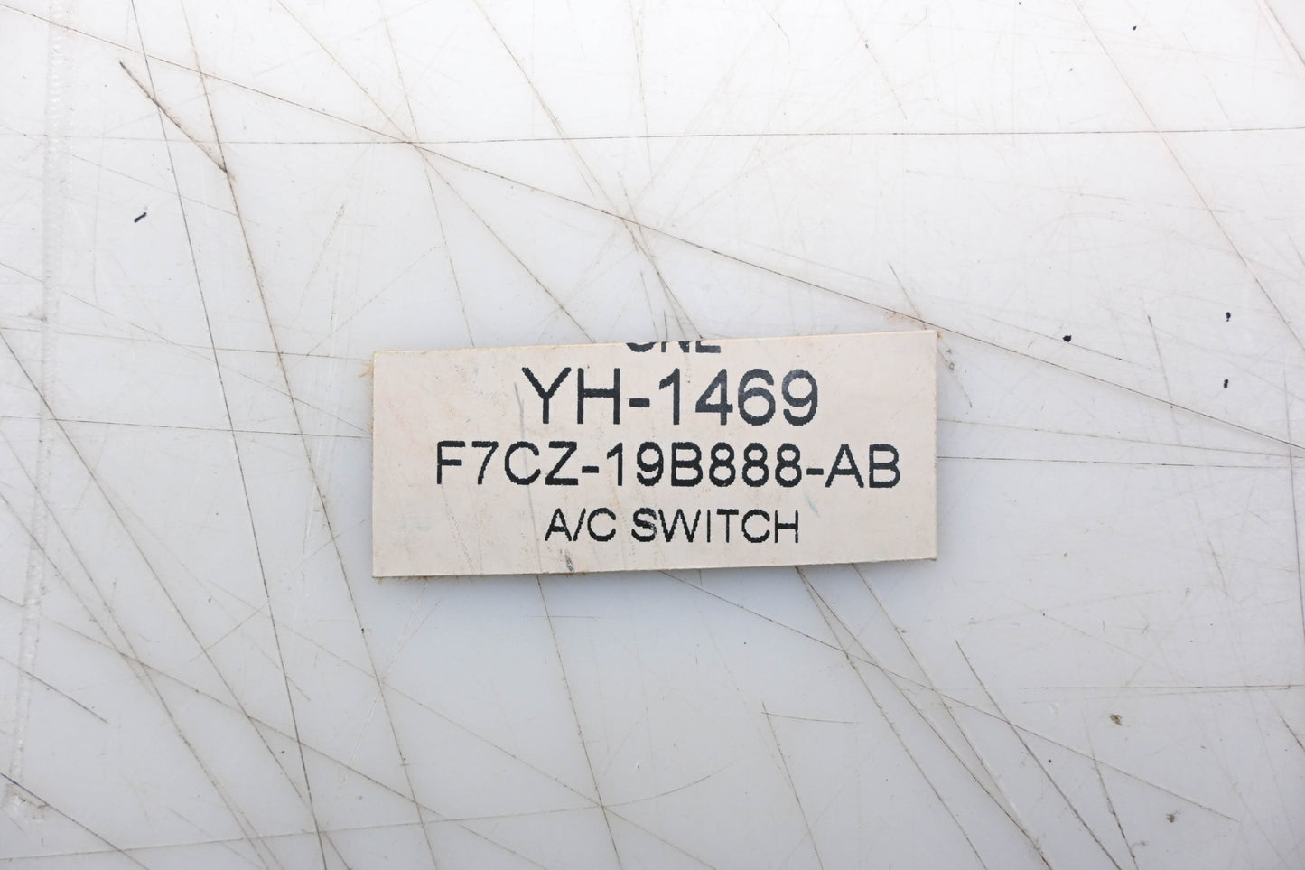 New OEM Ford YH-1469, F7CZ-19B888-AB HVAC/ AC Control Switch Assembly NOS