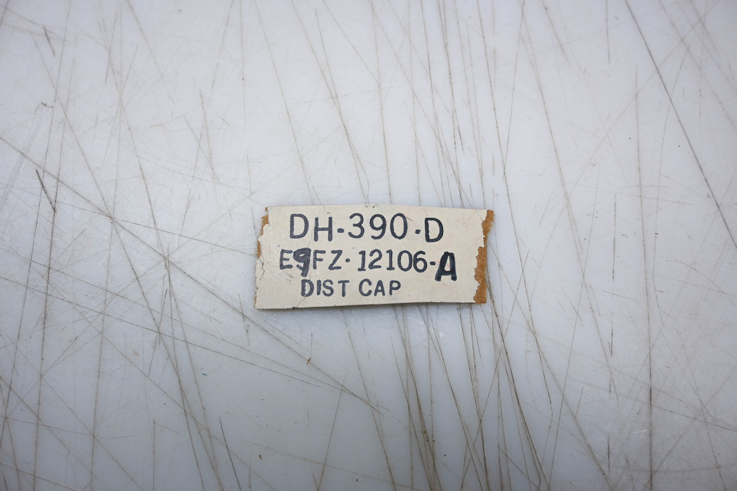New OEM Motorcraft DH-390-D, E9FZ-12106-A Distributor Cap Assembly NOS