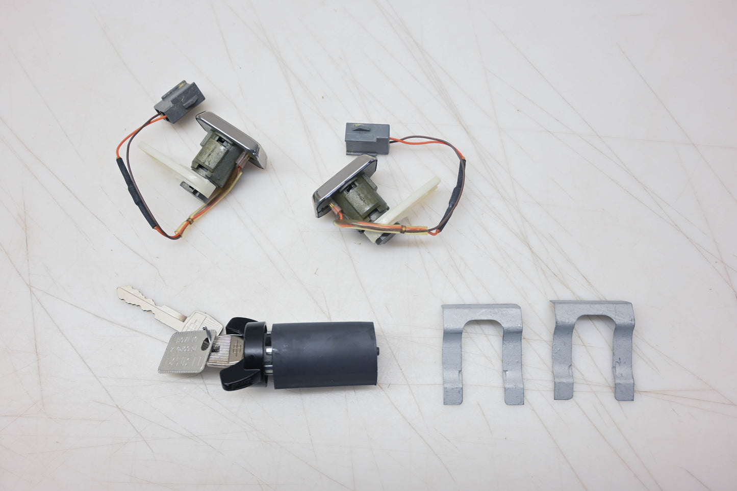 New OEM Ford E6LY-6322050-B Door Lock Cylinder & Key Kit NOS