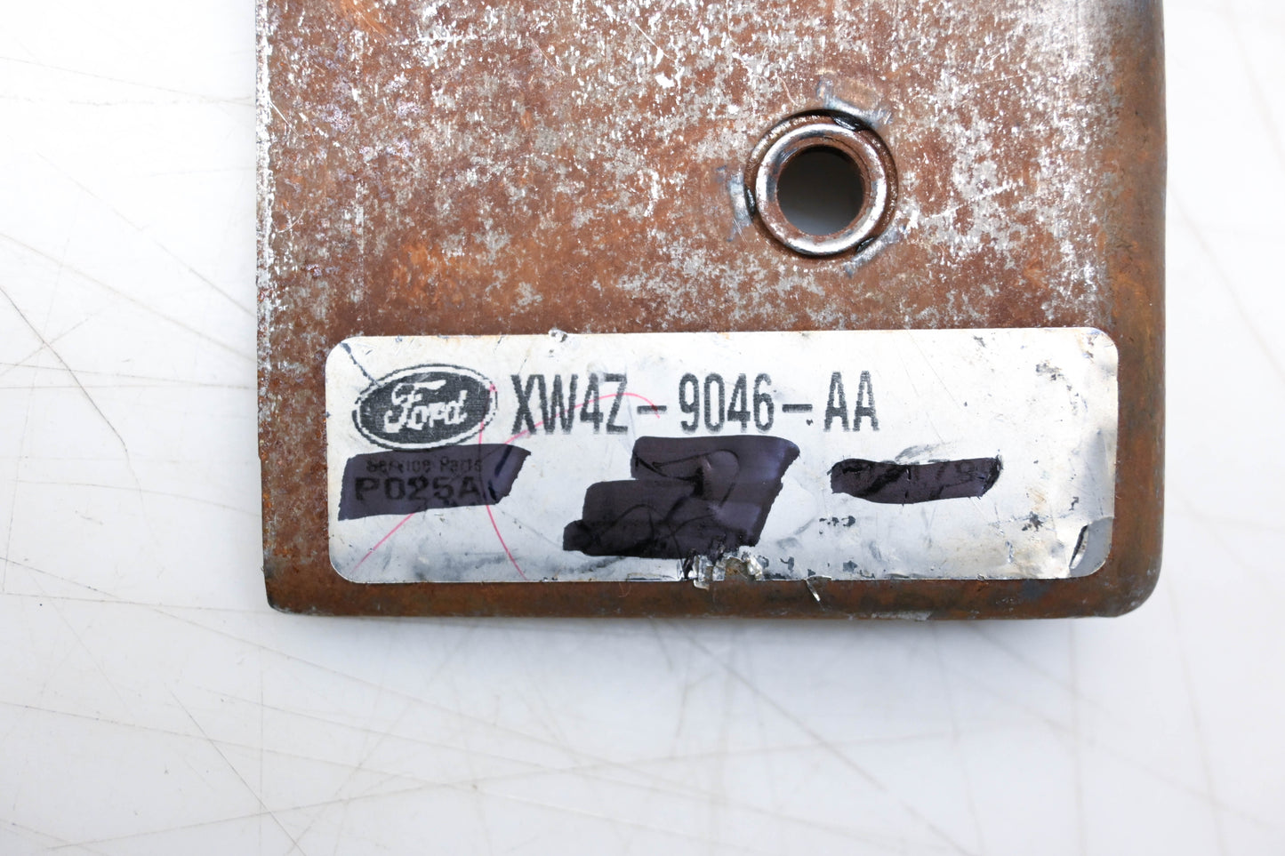 New OEM Ford XW4Z-9046-AA Fuel Tank Bracket NOS