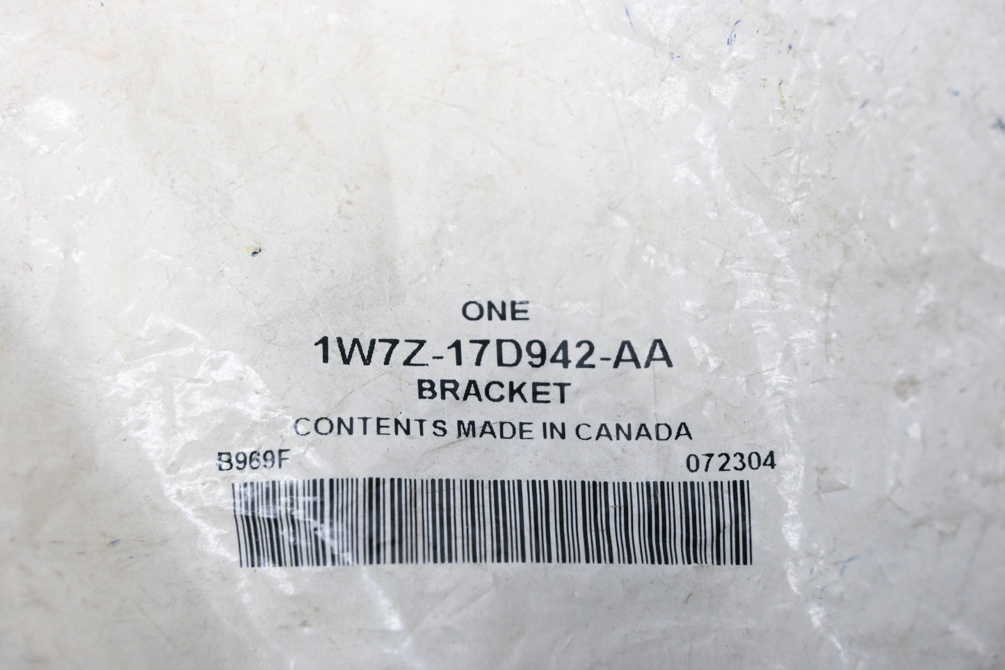 New OEM Ford 1W7Z-17D942-AA Rear Bumper Reinforcement Bracket NOS