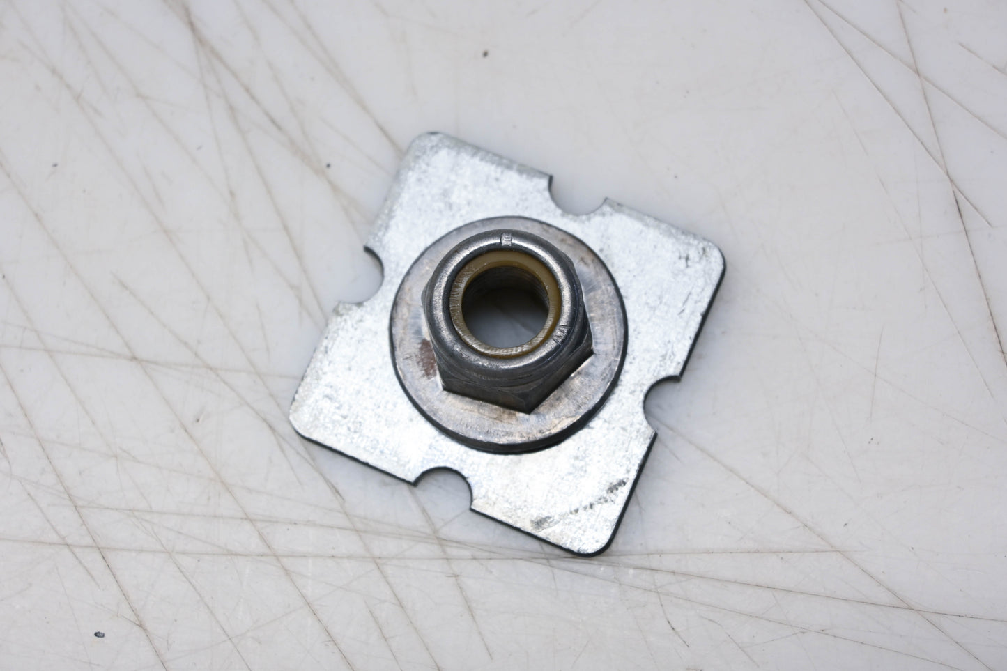 New OEM Ford F5RZ-6K013-AD Front Engine Mounting Nut NOS