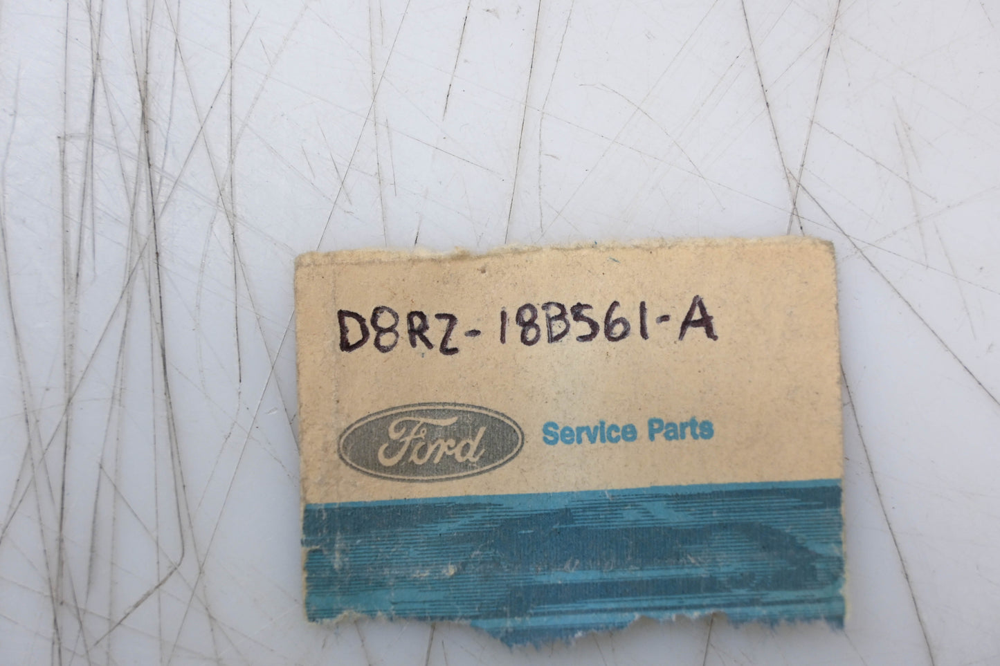 New OEM Ford D8RZ-18B561-A Clip NOS