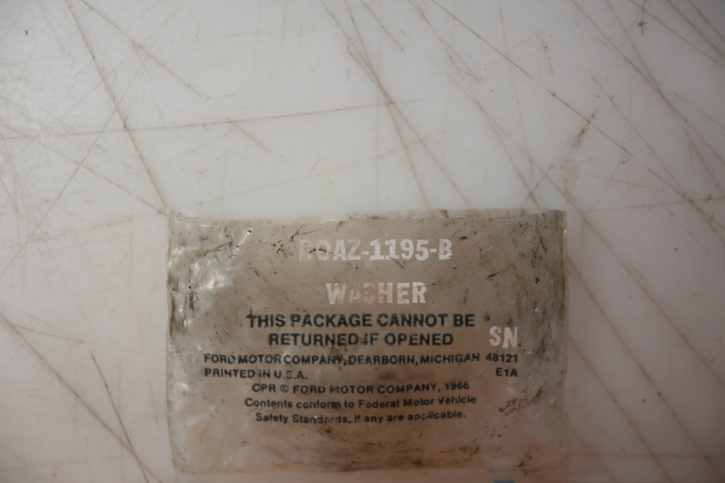 New OEM Ford DOAZ-1195-B Retainer/ Washer NOS