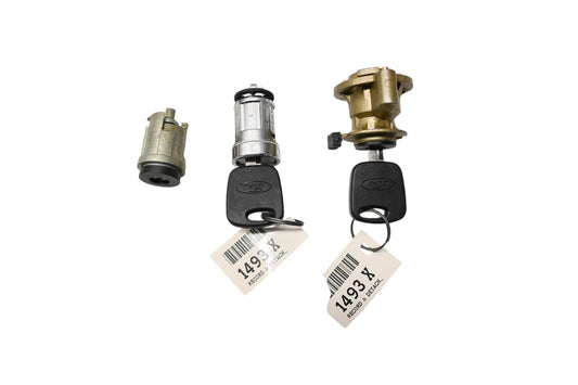 New OEM Ford 1M5Z-6122050-AA Lock Assembly Kit NOS