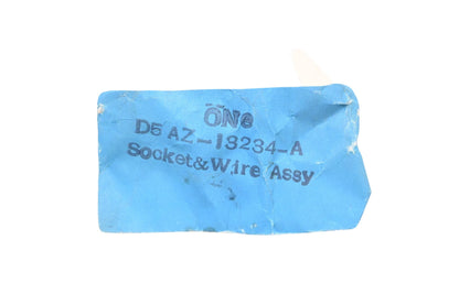 New OEM Ford D5AZ-13234-A Parking Lamp Socket Assembly NOS
