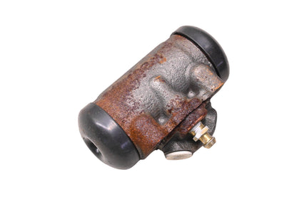 New OEM Ford F5UZ-2262-A Left Side Rear Drum Brake Cylinder NOS