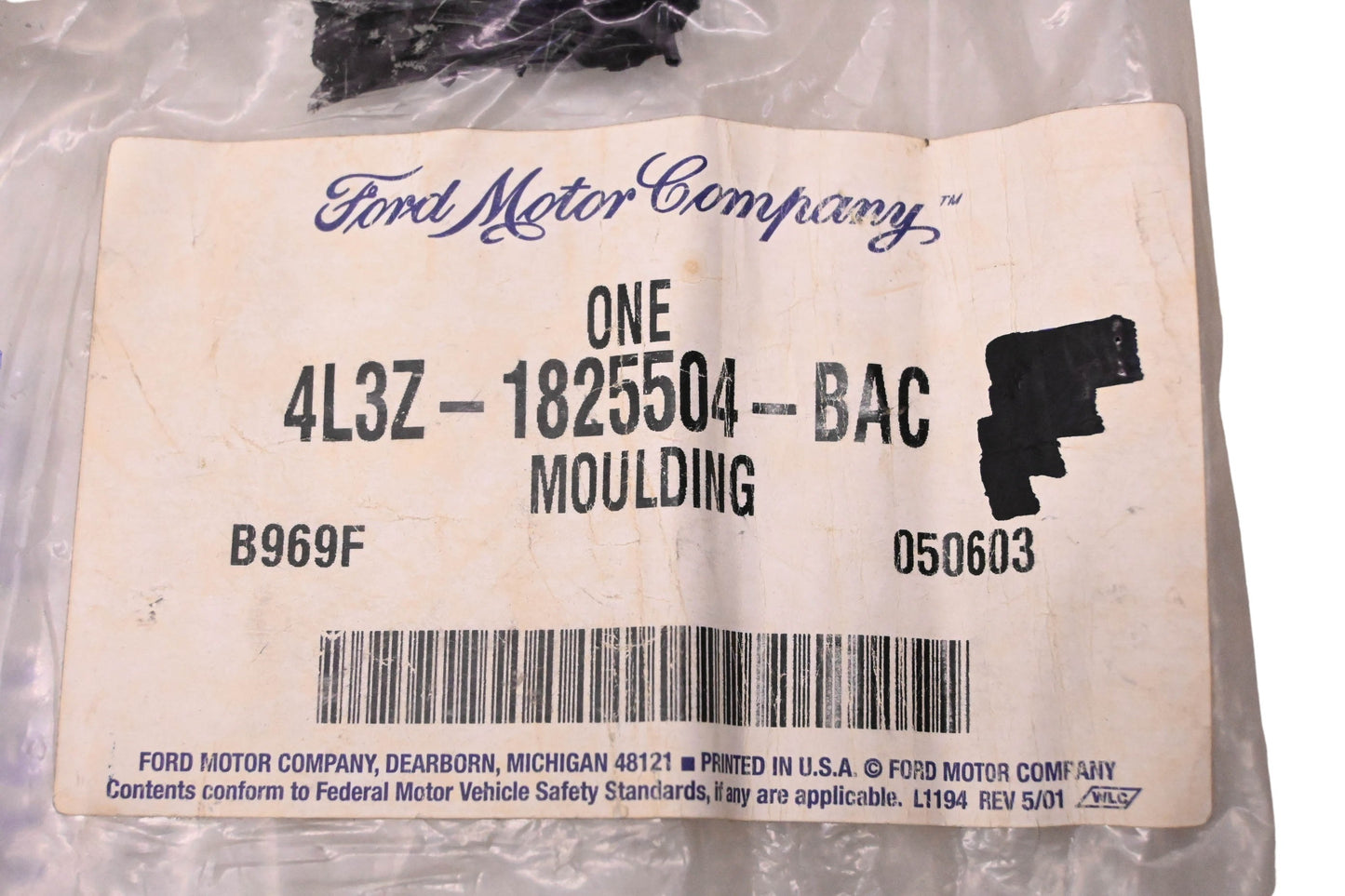 New OEM Ford 4L3Z-1825504-BAC Right Side Door Trim Moulding NOS