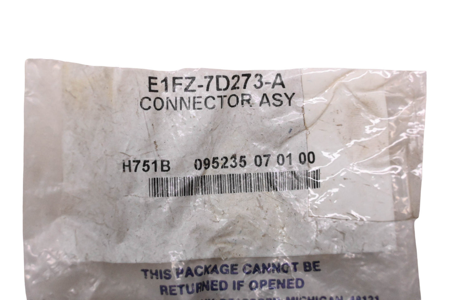 New OEM Ford E1FZ-7D273-A Oil Cooler Tube Connector NOS