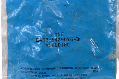 New OEM Ford E43Z-5429076-B Right Side Front Lower Quarter Panel Molding NOS