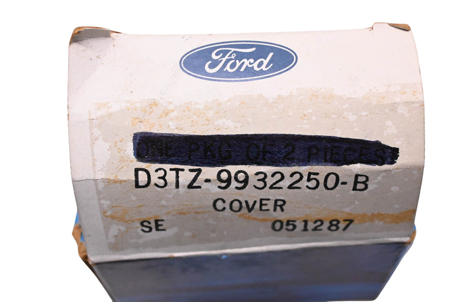 New OEM Ford D3TZ-9932250-B Cover NOS