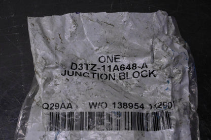 New OEM Ford D3TZ-11A648-A Junction Block NOS